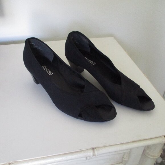 Munro American Womens Black Textile Peep Toe Pump w/ 2"Heel NWOB - Size 11M - Picture 3 of 9